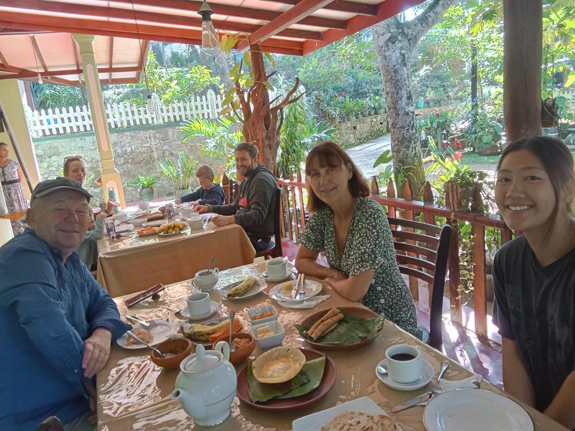 Rest Full Homestay Ella Esterno foto
