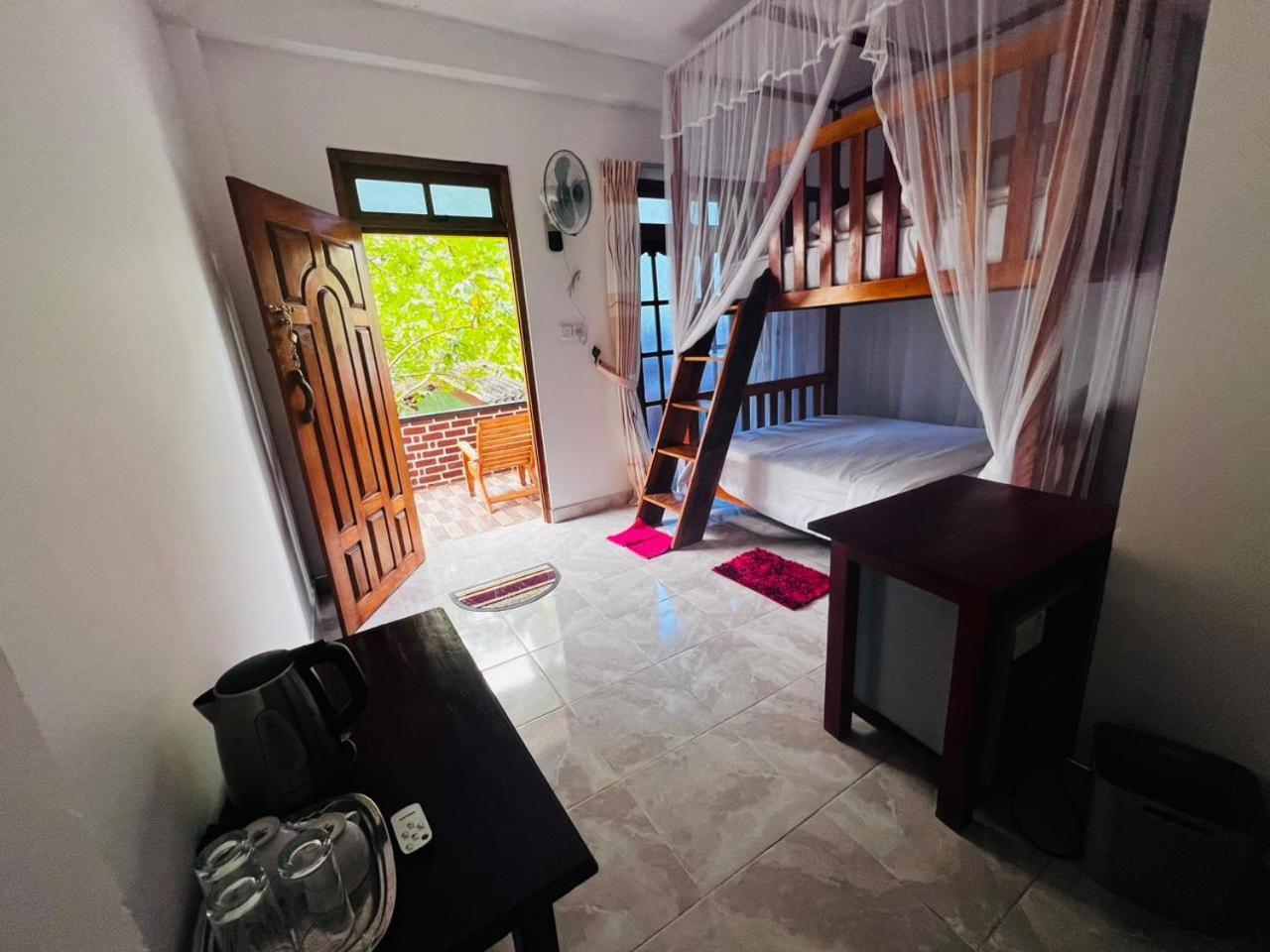 Rest Full Homestay Ella Esterno foto