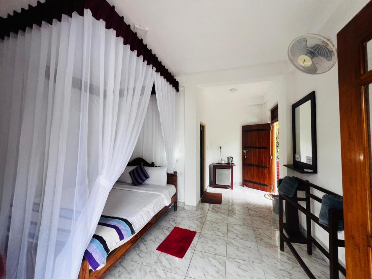 Rest Full Homestay Ella Esterno foto