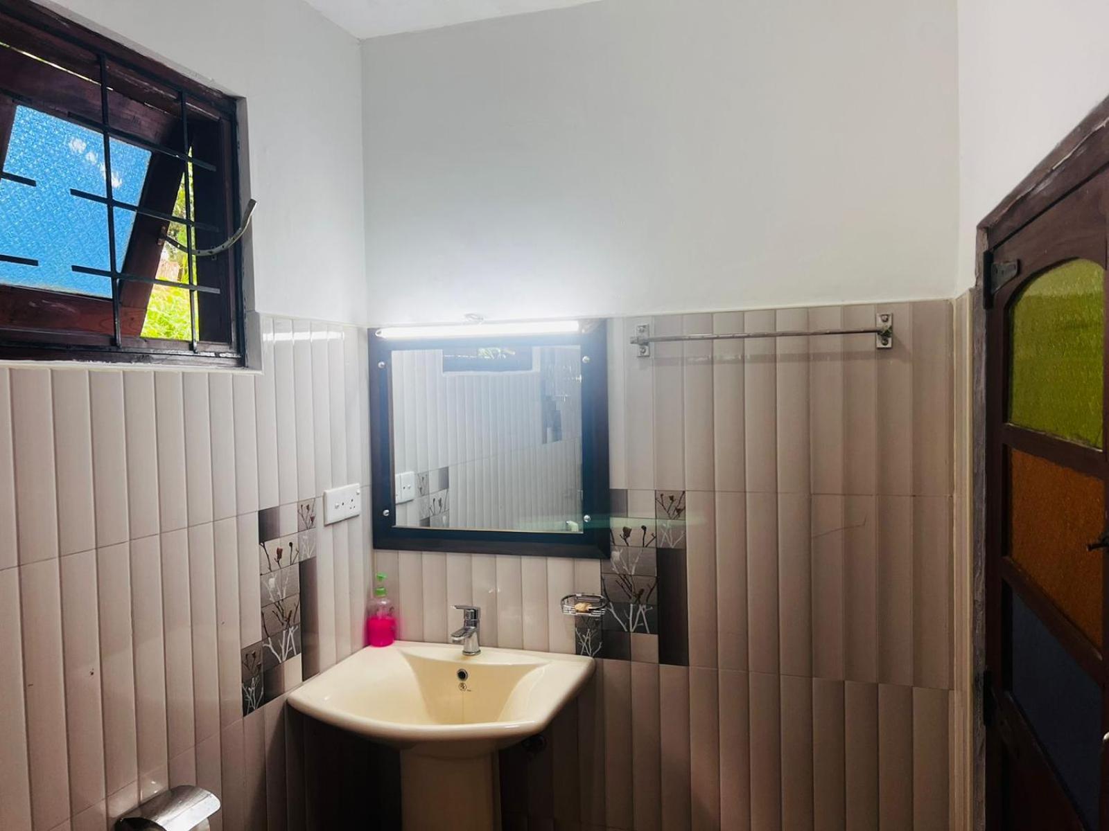 Rest Full Homestay Ella Esterno foto