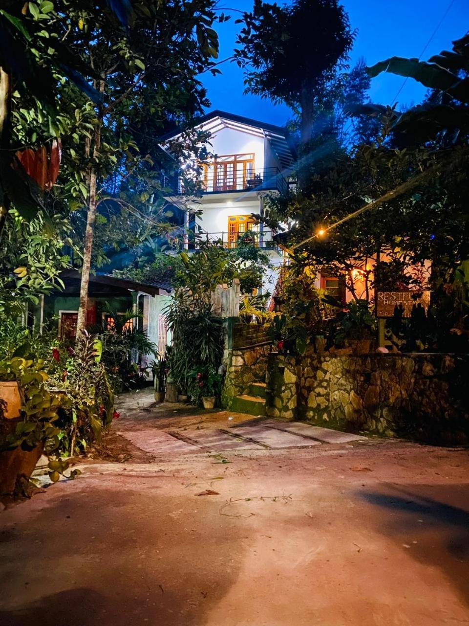 Rest Full Homestay Ella Esterno foto