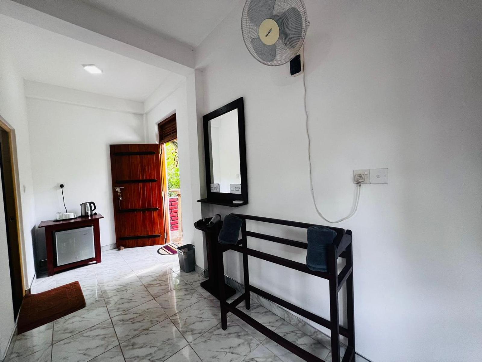 Rest Full Homestay Ella Esterno foto