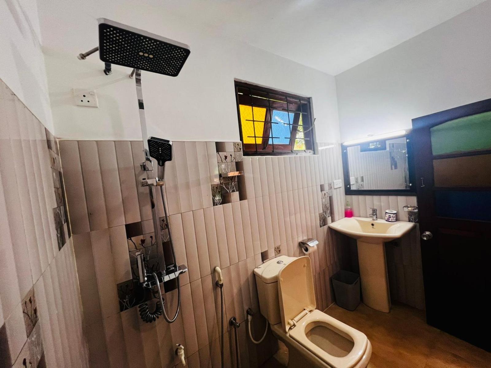 Rest Full Homestay Ella Esterno foto