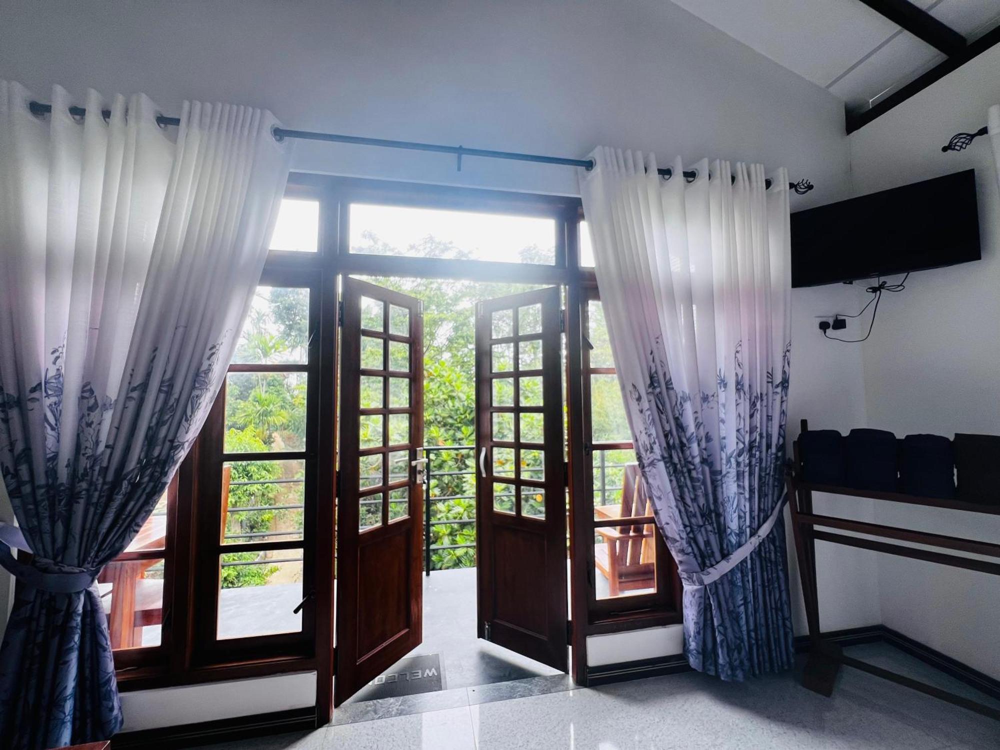 Rest Full Homestay Ella Esterno foto